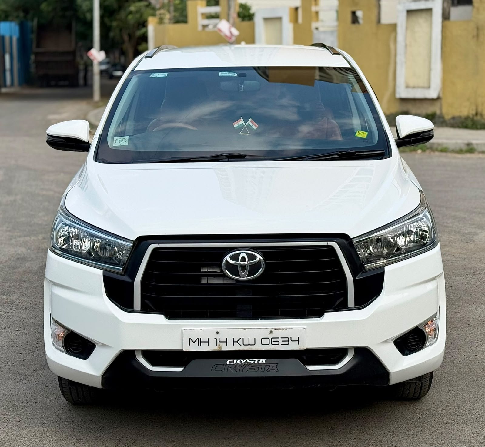 Innova Crysta 2.4 G